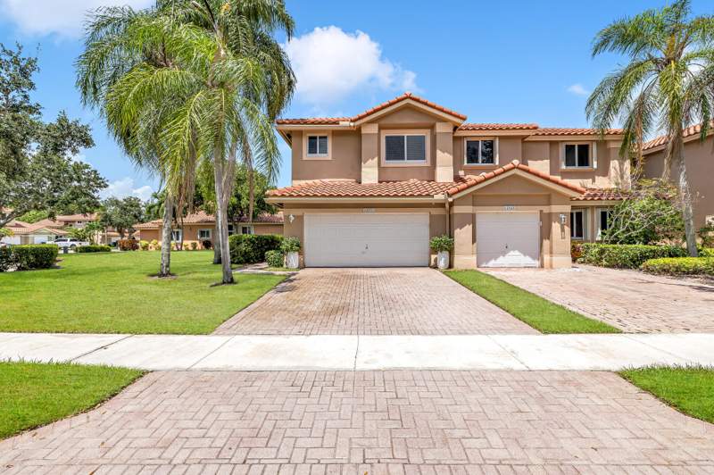 3 bedroom Townhouse at 12571 NW 57th Court, Heron Bay Four, Coral Springs — photo 2