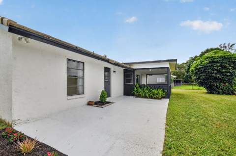 8213 Rose Marie Avenue, Boynton Beach FL - photo 10 of 14