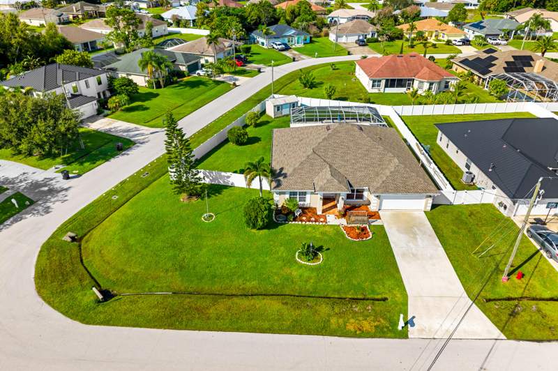 4 bedroom Single Family Residence at 6530 NW Omega Road, Port St Lucie Section 48 1st Replat, Port St. Lucie — photo 2