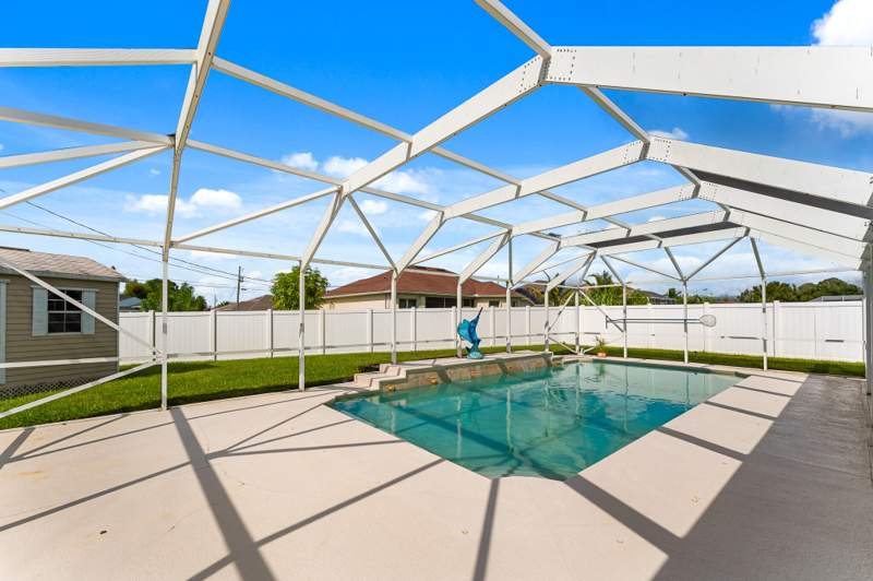 4 bedroom Single Family Residence at 6530 NW Omega Road, Port St Lucie Section 48 1st Replat, Port St. Lucie — photo 3