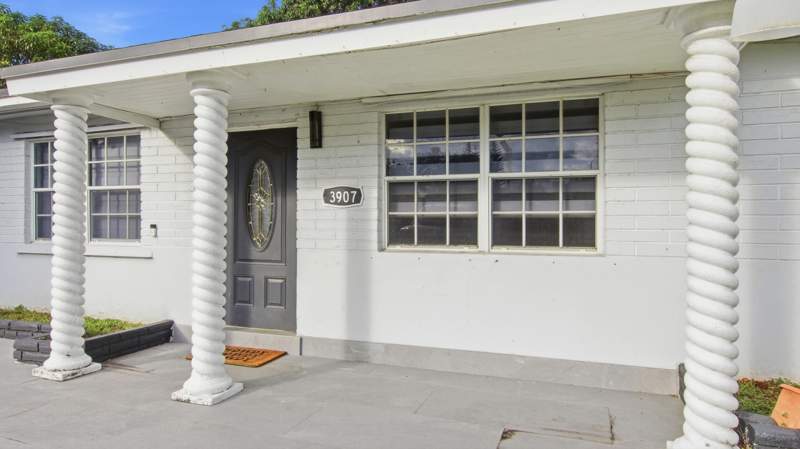 3 bedroom Single Family Residence at 3907 SW 59th Avenue #1, Miami Gardens Manor, West Park — photo 2