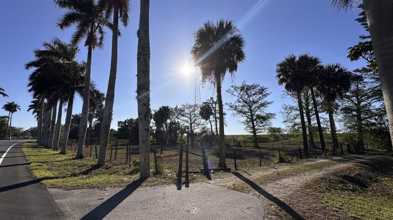 3 bedroom Single Family Residence at 1977 E Main Street, S/D Of 8-42-37 In Pb 7 P 29 & Official, Pahokee — photo 5