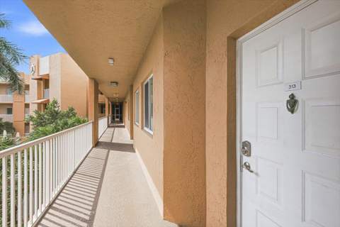 7715 Yardley Drive #313, Tamarac FL - photo 8 of 42