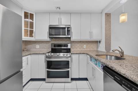 301 N Pine Island Road #162, Plantation FL - photo 8 of 40
