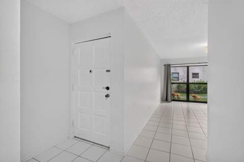 301 N Pine Island Road #162, Plantation FL - photo 9 of 40