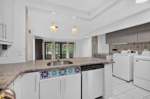301 N Pine Island Road #162, Plantation FL - photo 10 of 40