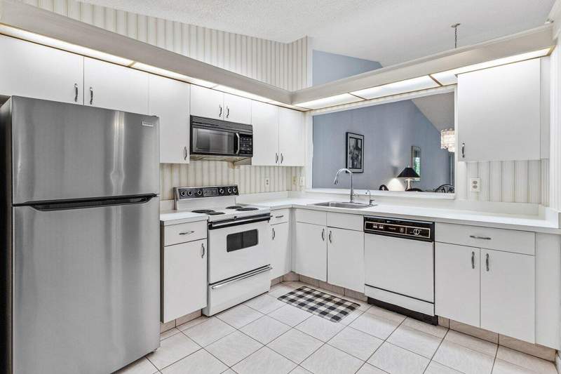 2 bedroom Villa at 10063 Andrea Lane #B, Palm Chase Lakes Condo, Boynton Beach — photo 5