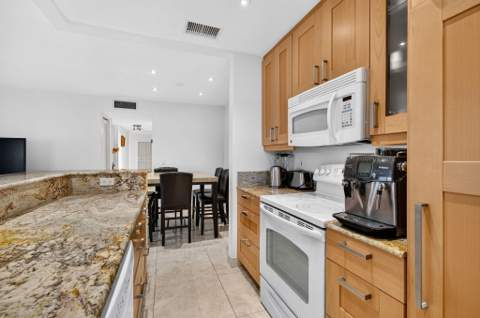 702 South Drive #A, Delray Beach FL - photo 17 of 52