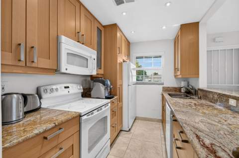 702 South Drive #A, Delray Beach FL - photo 18 of 52