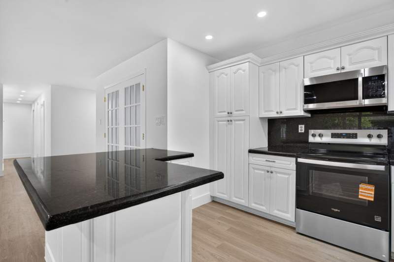 3 bedroom Single Family Residence at 4011 NW 93rd Avenue, Welleby Unit 2, Sunrise — photo 2
