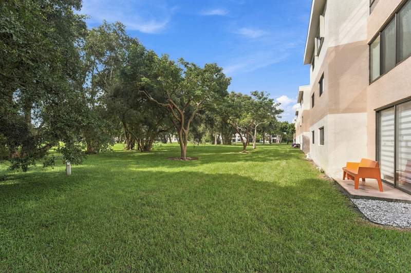 2 bedroom Condominium at 15075 Witney Road #101, lakes of delray, Delray Beach — photo 4