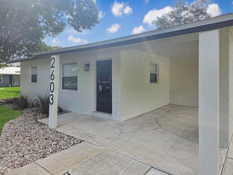 2 bedroom Single Family Residence at 2603 Avenue, Carver Heights, Fort Pierce — photo 2