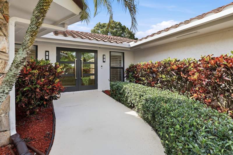 4 bedroom Single Family Residence at 1013 Shady Lakes Circle, Shady Lakes, Palm Beach Gardens — photo 5