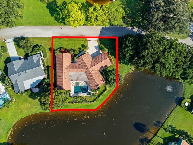 1013 SHADY LAKES Circle, home for sale in Palm Beach Gardens