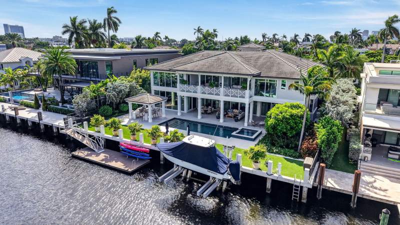 5 bedroom Single Family Residence at 650 Isle Of Palms Drive, Stilwell Isles Isles Of Palms, Fort Lauderdale — photo 2
