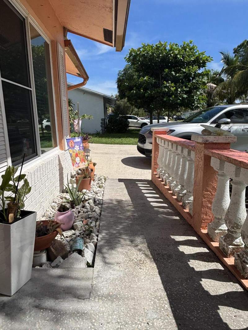 3 bedroom Single Family Residence at 4553 Vespasian Court, Concept Homes Of Lantana 1, Lake Worth — photo 4