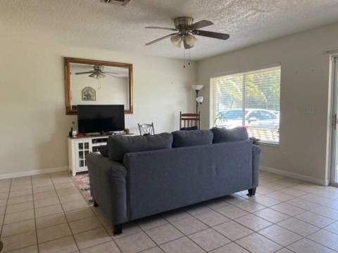 4553 Vespasian Court, Lake Worth FL - photo 7 of 38