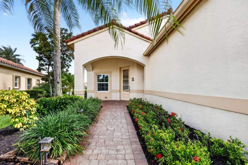 3 bedroom Single Family Residence at 109 NW Baycrest Court, Cascades At St Lucie West Phase 6, Port St. Lucie — photo 3