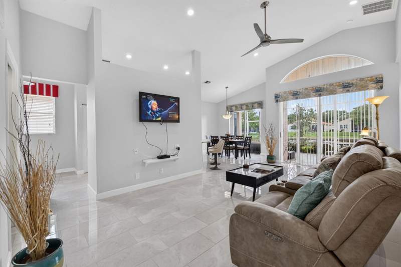 3 bedroom Single Family Residence at 309 NW Toscane Trail, Cascades At St Lucie West Phase 1 St Lucie West Pl, Port St. Lucie — photo 5