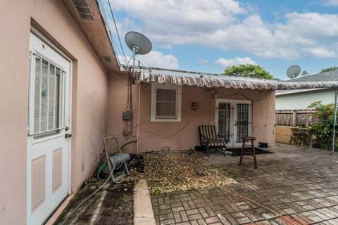 521 26th Street, West Palm Beach FL - photo 18 of 45