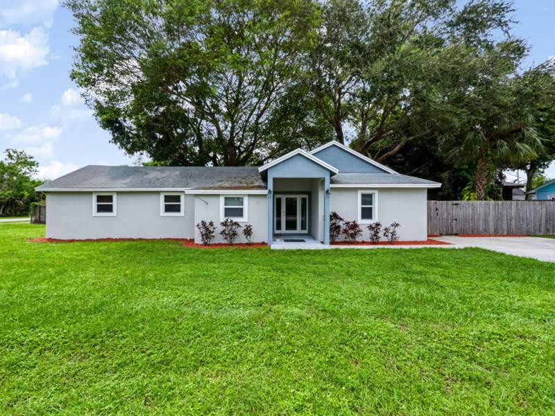 3 bedroom Single Family Residence at 3109 SE Amherst Street, Golden Gate, Stuart — photo 2