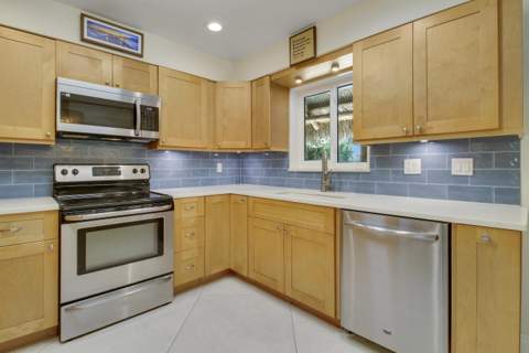 528 Driftwood Road, North Palm Beach FL - photo 7 of 50