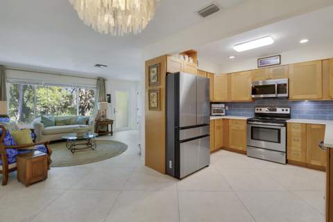 528 Driftwood Road, North Palm Beach FL - photo 6 of 50