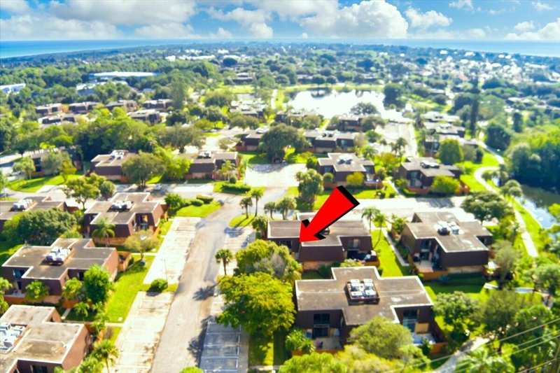 2 bedroom Townhouse at 5714 SE Windsong Lane #327, Emerald Lakes, Stuart — photo 1