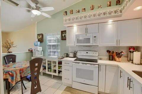 3 bedroom Condominium at 14395 Via Royale #4, Emerald Pointe Condo, Delray Beach — photo 4