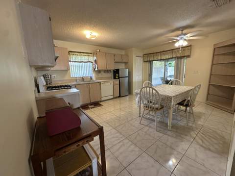 5225 Blueberry Hill Avenue, Lake Worth FL - photo 6 of 19