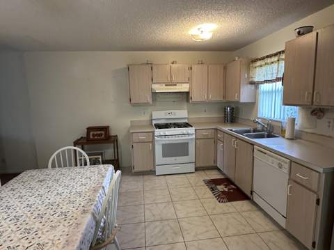 5225 Blueberry Hill Avenue, Lake Worth FL - photo 9 of 19