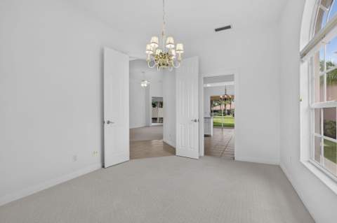 2625 Kittbuck Way, West Palm Beach FL - photo 9 of 44