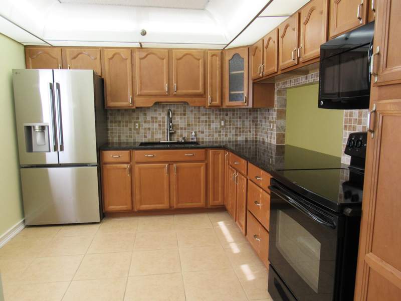 2 bedroom Condominium at 140 Lake Nancy Lane #216, Golden Lakes Condo, West Palm Beach — photo 2