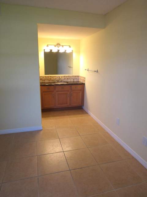 140 Lake Nancy Lane #216, West Palm Beach FL - photo 21 of 46