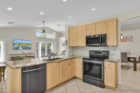 7332 Tonga Court, Boynton Beach FL - photo 14 of 65