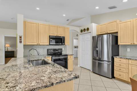 7332 Tonga Court, Boynton Beach FL - photo 16 of 65