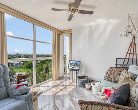 600 Parkview Drive #703, Hallandale Beach FL - photo 6 of 34