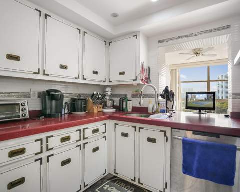 600 Parkview Drive #703, Hallandale Beach FL - photo 11 of 34