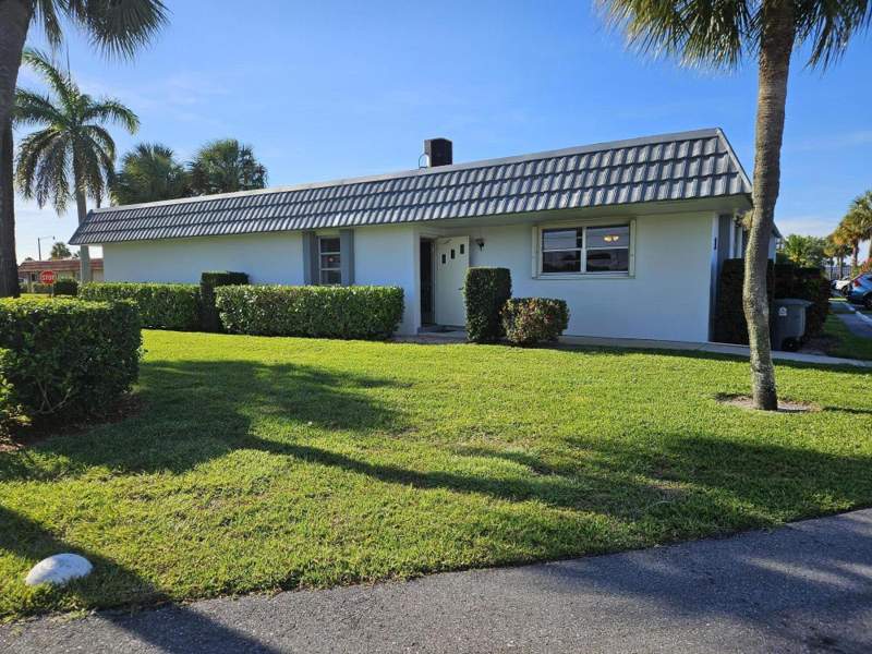 2 bedroom Townhouse at 2886 Fernley Drive #1, Cresthaven Condo Townhomes Sec 1, West Palm Beach — photo 2