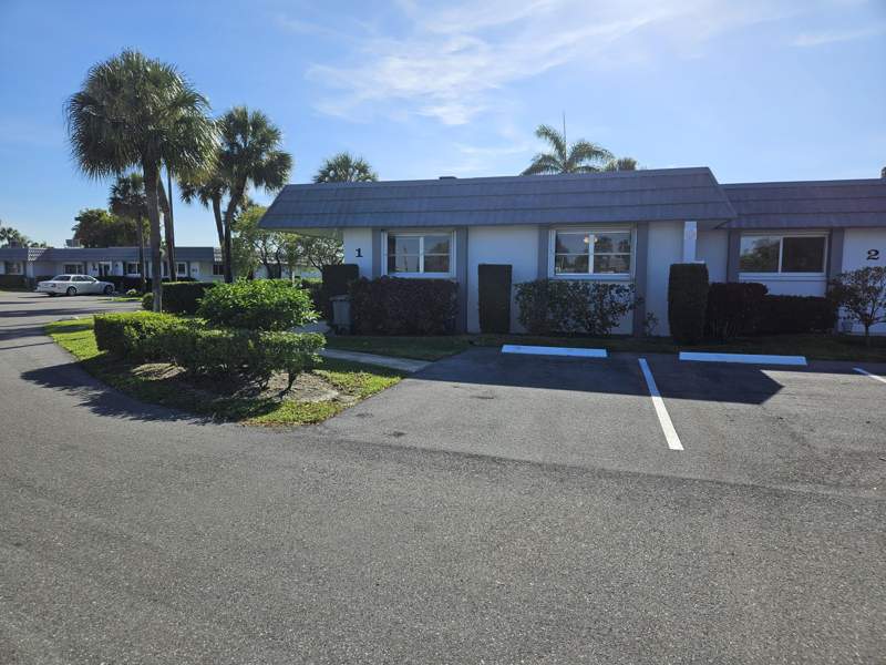 2 bedroom Townhouse at 2886 Fernley Drive #1, Cresthaven Condo Townhomes Sec 1, West Palm Beach — photo 3