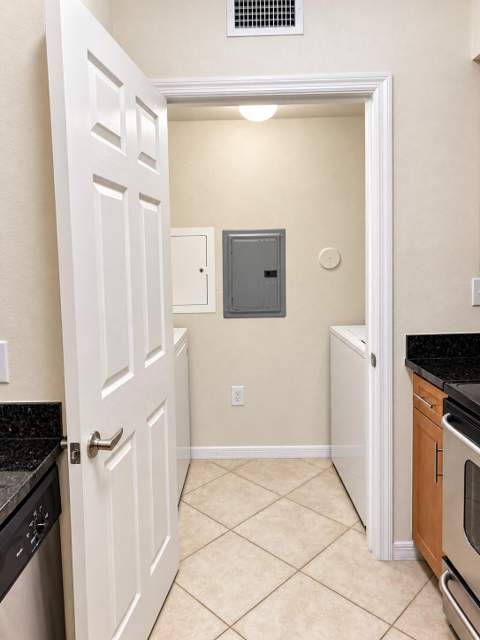 6386 Emerald Dunes Drive #106, West Palm Beach FL - photo 20 of 25
