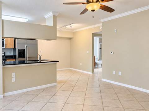 6386 Emerald Dunes Drive #106, West Palm Beach FL - photo 7 of 25