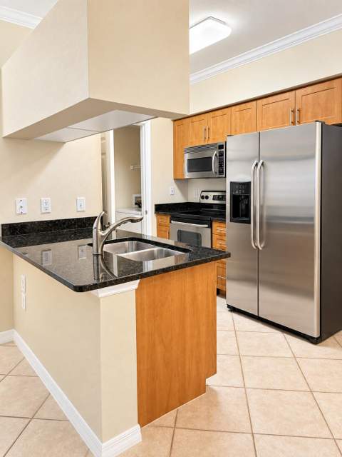 6386 Emerald Dunes Drive #106, West Palm Beach FL - photo 12 of 25