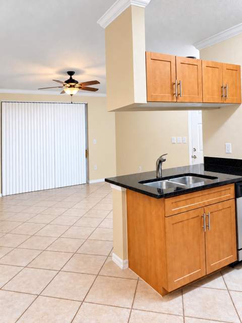 6386 Emerald Dunes Drive #106, West Palm Beach FL - photo 10 of 25