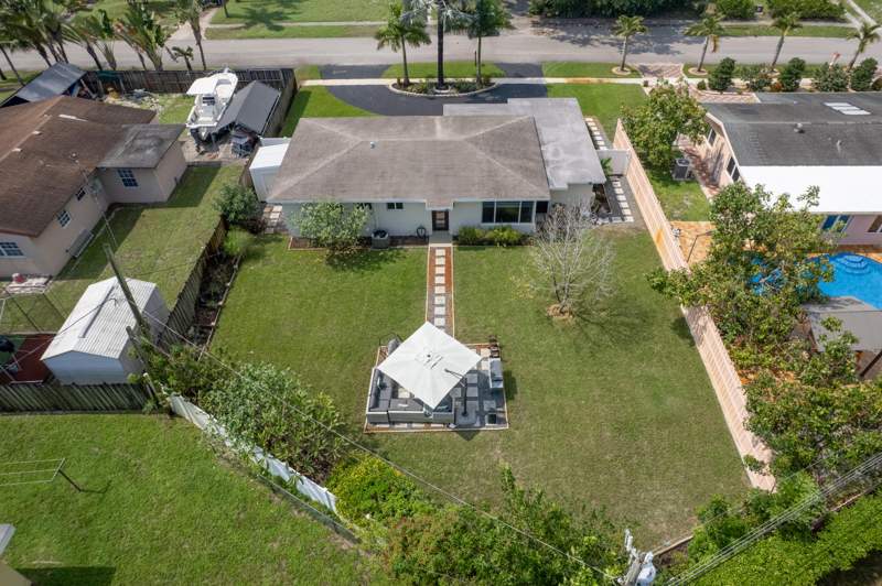 3 bedroom Single Family Residence at 1530 SW 25th Avenue, Flamingo Park Sec, Fort Lauderdale — photo 2