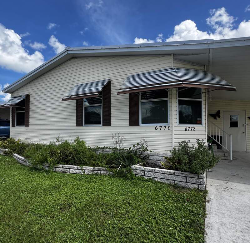 2 bedroom Manufactured Home at 6778 Tucan Street, Spanish Lakes Fairways, Fort Pierce — photo 2