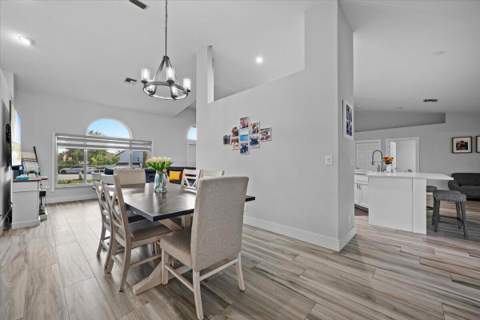 264 Malibu Circle, Greenacres FL - photo 6 of 42