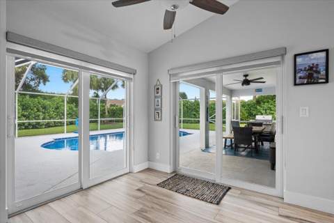 264 Malibu Circle, Greenacres FL - photo 7 of 42