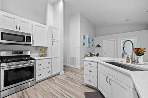 264 Malibu Circle, Greenacres FL - photo 12 of 42