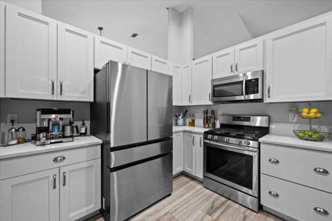 264 Malibu Circle, Greenacres FL - photo 13 of 42